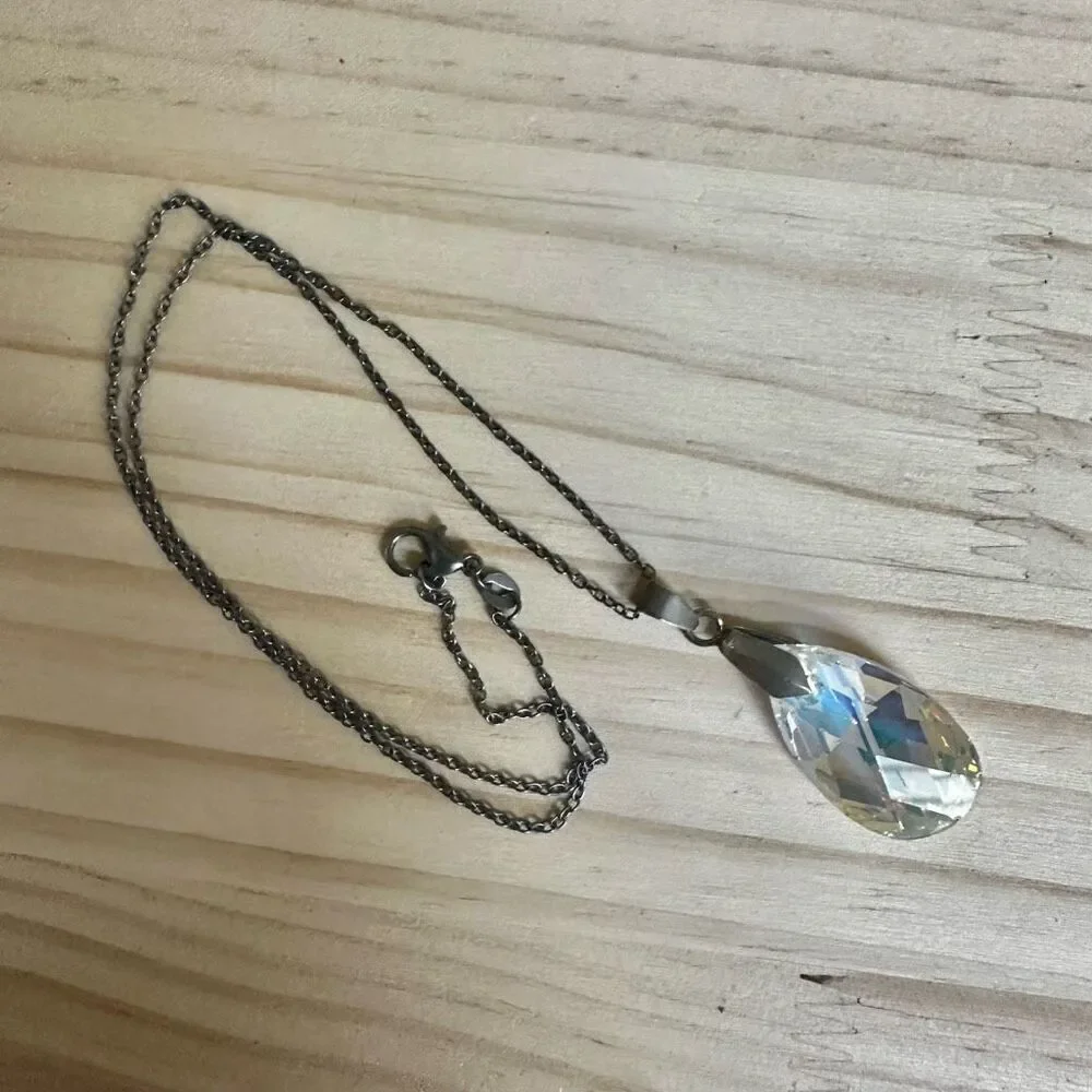 Vintage Crystal Drop Pendant Necklace vintage faceted